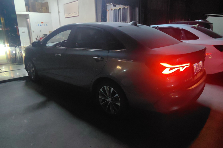 雪佛兰 科鲁泽 2022款 320 自动悦享天窗版车身外观6003