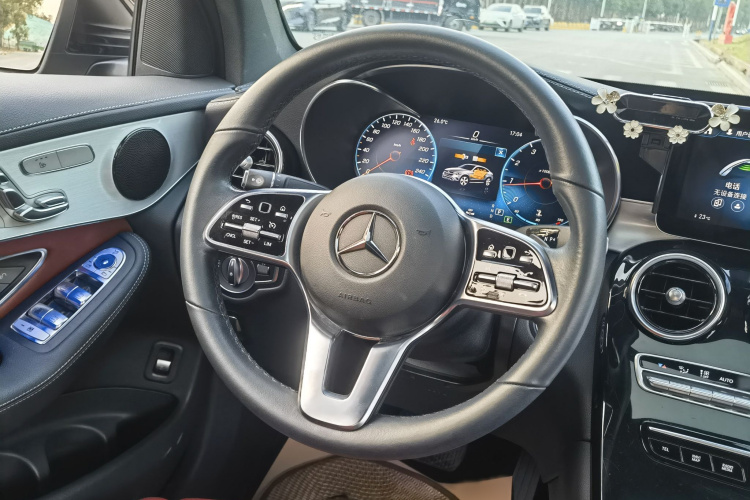 奔驰GLC轿跑 2022款 改款 GLC 260 4MATIC 轿跑SUV中控内饰7005