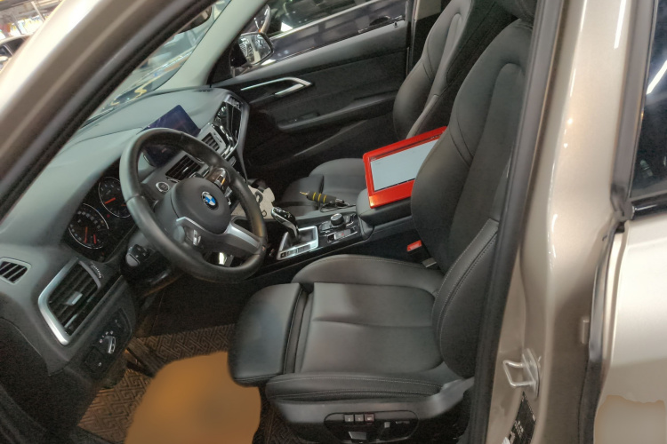 宝马1系 2020款 120i M运动套装局部细节19