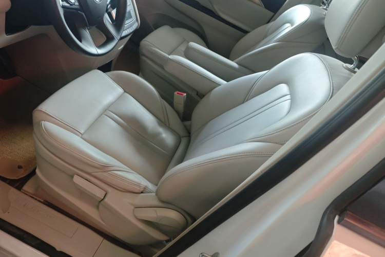 别克GL8 2017款 ES 28T 舒适型 国V局部细节19