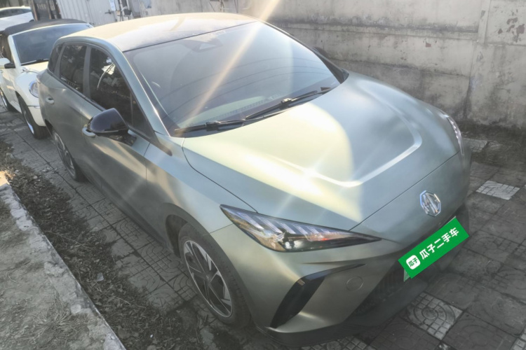 名爵 MG4 EV 2022款 425km 豪华版车身外观3