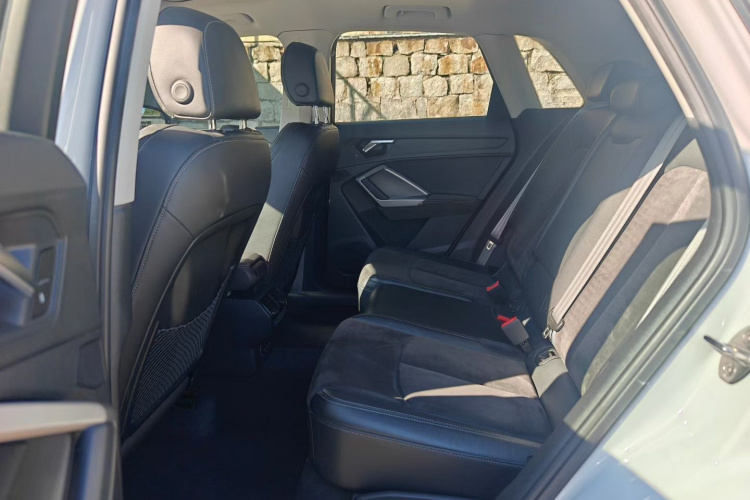 奥迪Q3 2019款 35 TFSI 进取动感型中控内饰7007