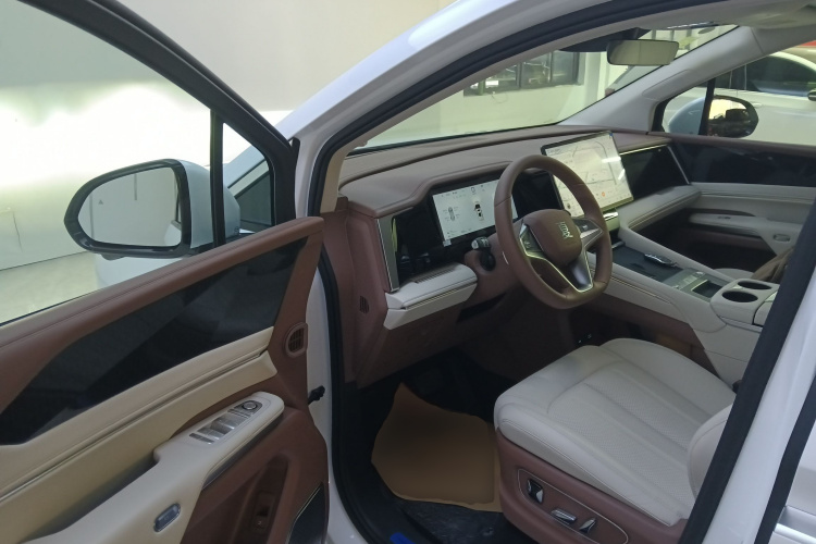 比亚迪 夏 2025款 DM-i 1.5T 180km 超越型中控内饰7003