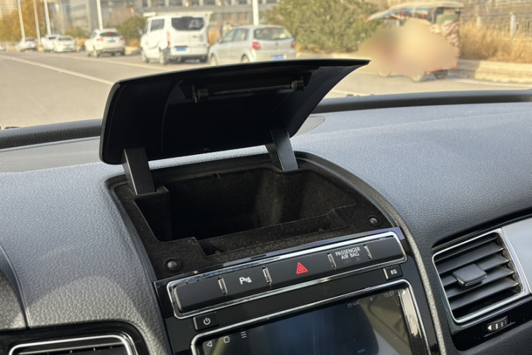 大众 途锐 2016款 3.0TSI 标配型中控内饰7007