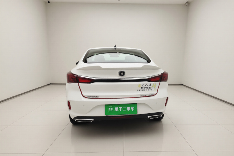 长安 逸动 2020款 PLUS 1.6L GDI 手动豪华型车身外观6