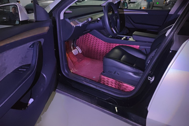 特斯拉 Model Y 2022款 Performance高性能全轮驱动版中控内饰20