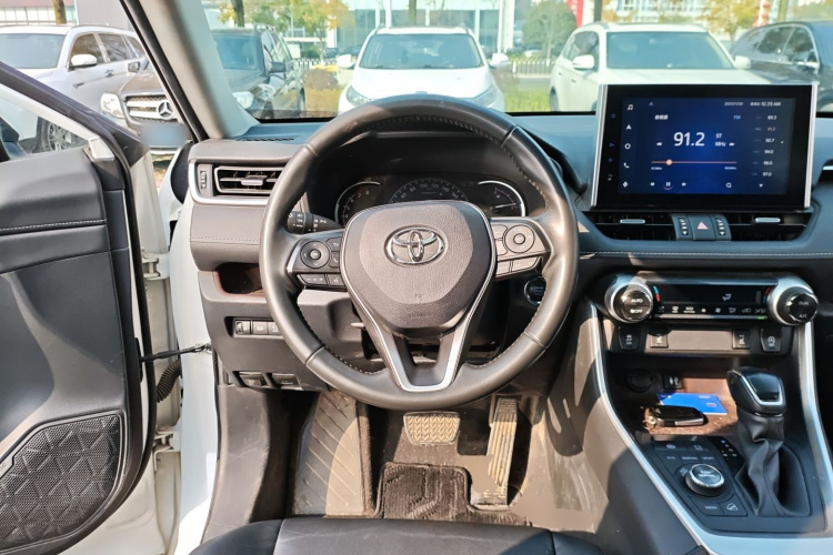 丰田 RAV4荣放 2021款 2.0L CVT四驱尊贵版中控内饰13