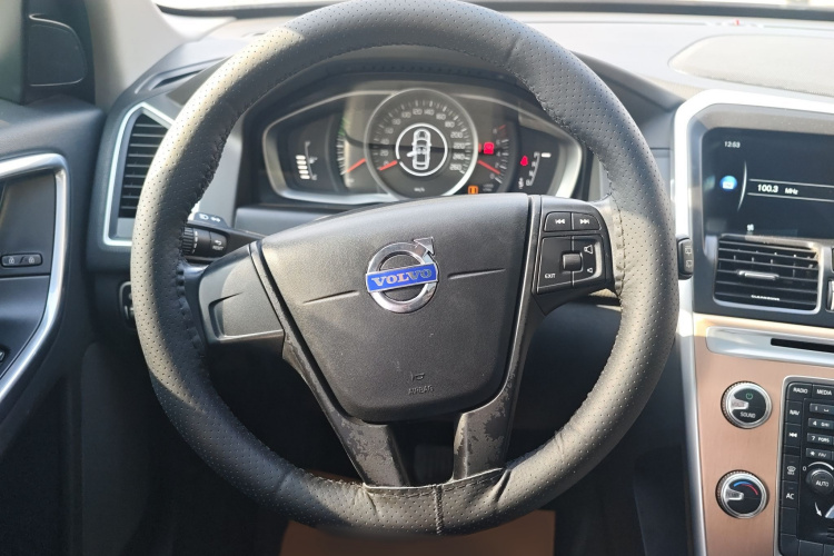 沃尔沃XC60 2017款 T5 智行版中控内饰7001