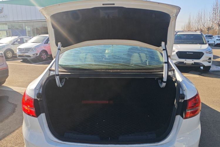 福特 福睿斯 2017款 改款 1.5L 手动舒适型机舱底盘23