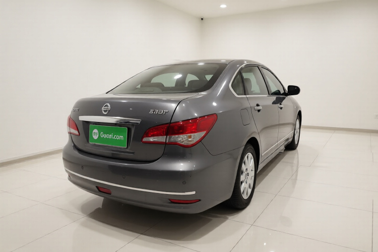 日产 轩逸 2012款 经典 1.6XE 手动舒适版车身外观7