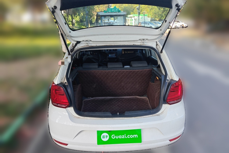 大众 Polo 2014款 1.4L 手动风尚版中控内饰23