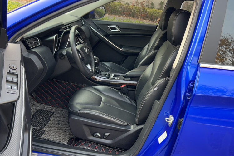 江铃 驭胜S330 2016款 1.5L GTDi 自动两驱尊贵版局部细节19