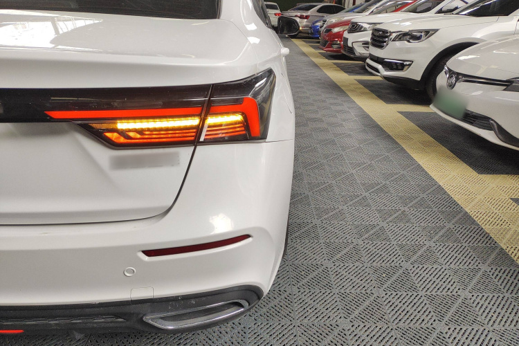 奇瑞 艾瑞泽5 PLUS 2021款 小AI 1.5L CVT享PLUS车身外观9