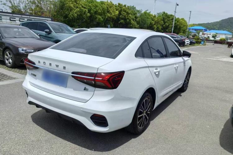 荣威i5 2021款 改款 1.5L CVT钻石版车身外观6005