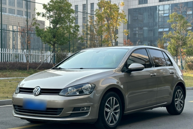 大众 高尔夫 2016款 230TSI 自动豪华型车身外观1