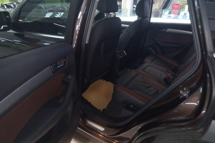 奥迪Q5 2017款 Plus 40 TFSI 技术型中控内饰21