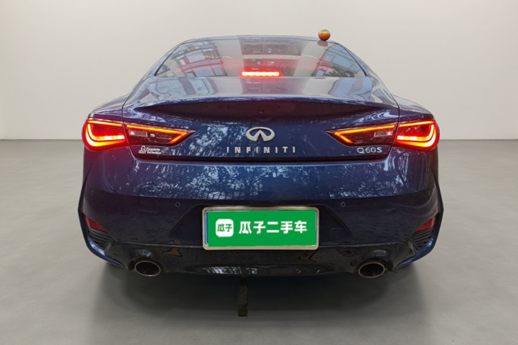 英菲尼迪Q60 2019款 S 2.0T 豪华运动版车身外观6