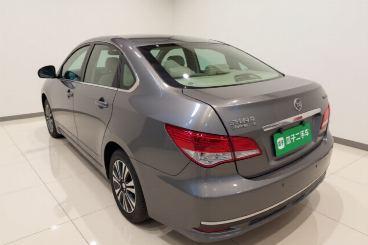 日产 轩逸 2018款 经典 1.6XE CVT舒适版车身外观5