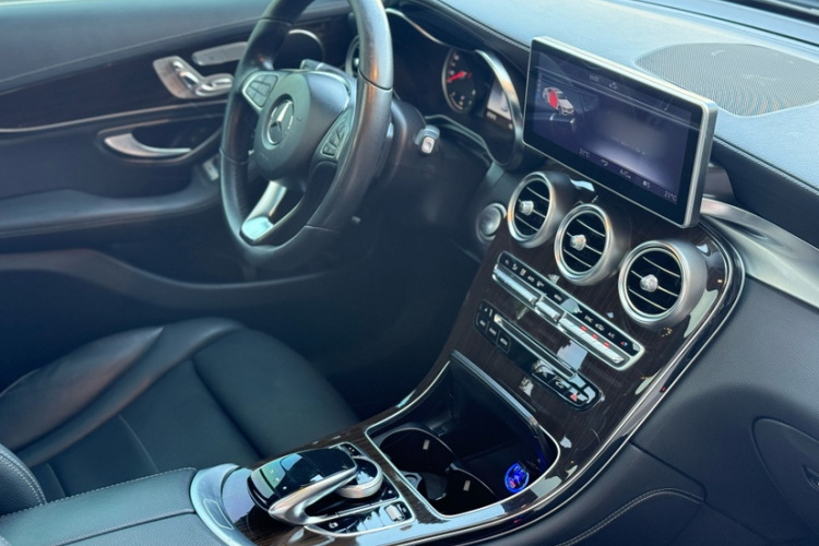 奔驰GLC 2019款 改款 GLC 260 L 4MATIC 豪华型中控内饰7002