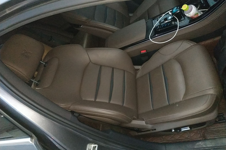 比亚迪 汉 2021款 EV 标准续航版豪华型局部细节41