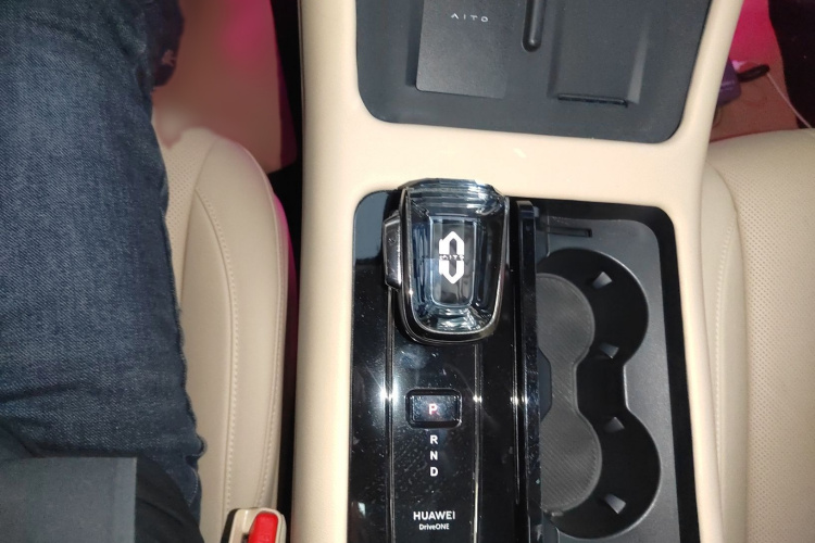 鸿蒙智行 问界M7 2024款 1.5T 智驾四驱Max版 5座局部细节18