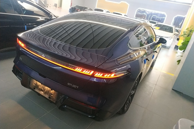 东风奕派 eπ007 2024款 200Pro增程版车身外观7