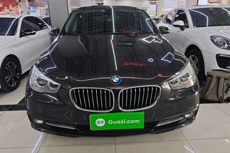 宝马5系GT 2014款 535i 领先型车身外观2
