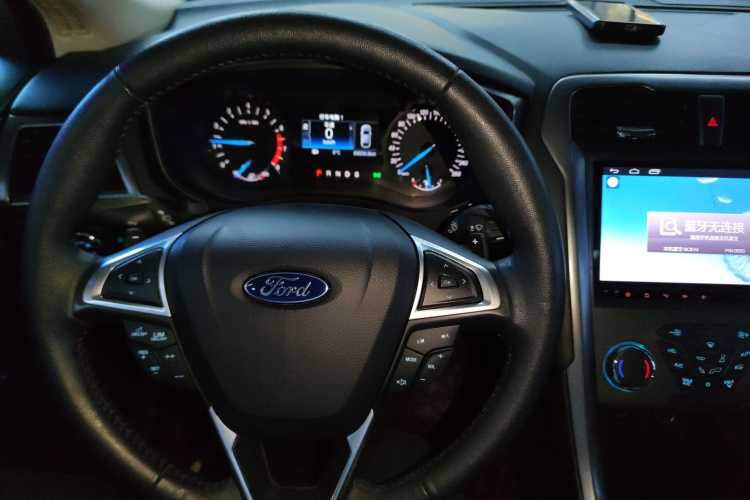 福特 蒙迪欧 2017款 EcoBoost 180 时尚型中控内饰12