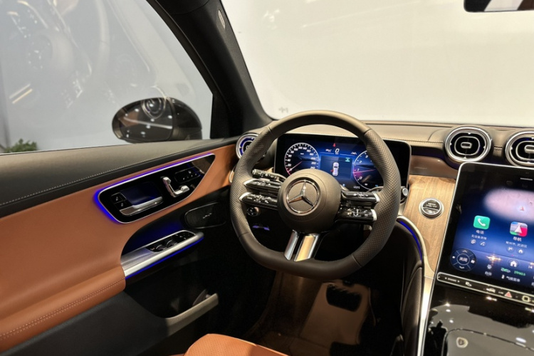 奔驰GLC 2025款 改款 GLC 300 L 4MATIC 动感型 5座中控内饰7002