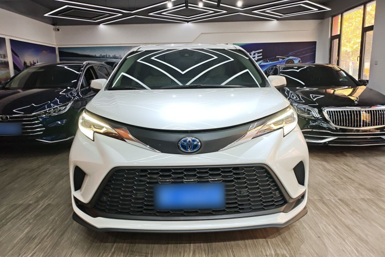 丰田 格瑞维亚 2023款 2.5L混动 舒适版车身外观6001