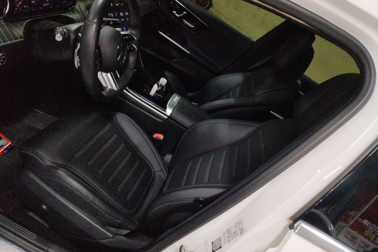 奔驰C级 2022款 改款 C 200 L 运动版中控内饰19