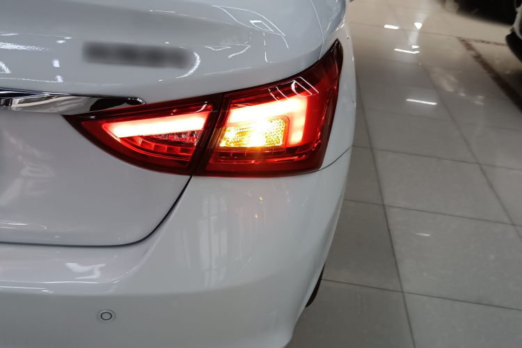 奇瑞 艾瑞泽5 2021款 PRO 1.5L 手动青春版车身外观9