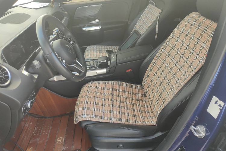 奔驰GLB 2020款 GLB 200 动感型局部细节19