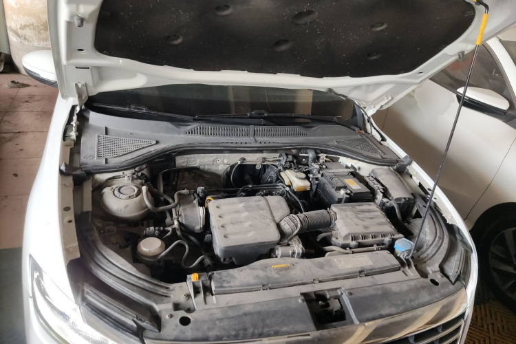 大众 朗逸 2023款 1.5L 自动得逸版机舱底盘24