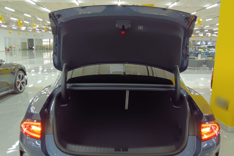 小米汽车 小米SU7 2024款 四驱超长续航高阶智驾Max版机舱底盘23