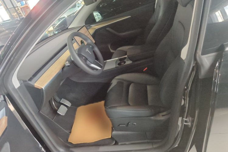特斯拉 Model Y 2022款 后轮驱动版局部细节19