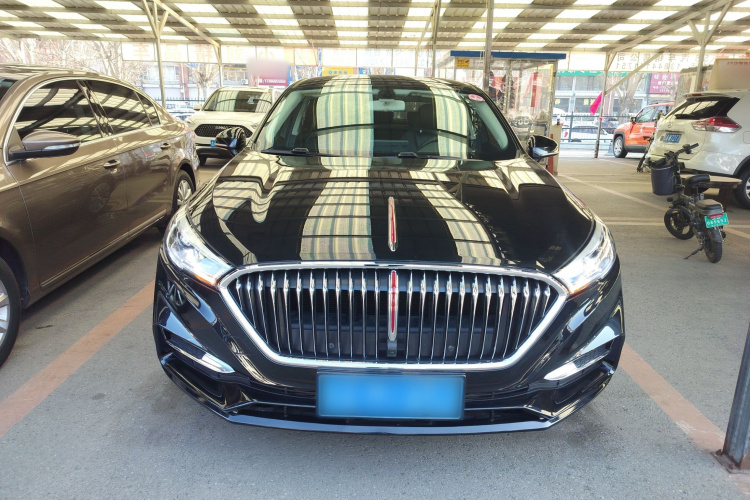 红旗H5 2022款 经典款 改款 1.5T DCT旗韵版车身外观2