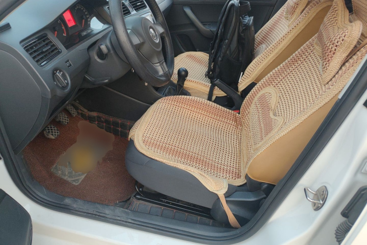 大众 桑塔纳 2015款 1.4L 手动风尚版中控内饰19