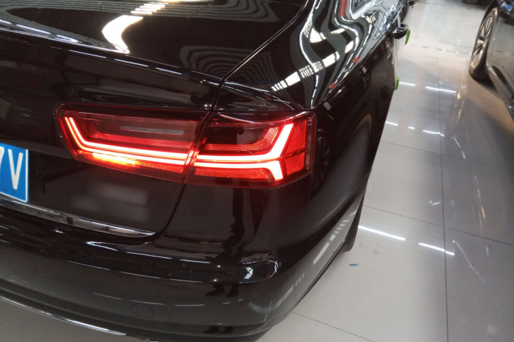 奥迪A6L 2018款 30周年年型 35 TFSI 时尚型车身外观9