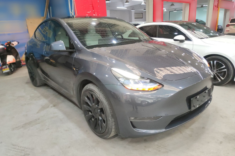 特斯拉 Model Y 2021款 长续航全轮驱动版 3D7车身外观3