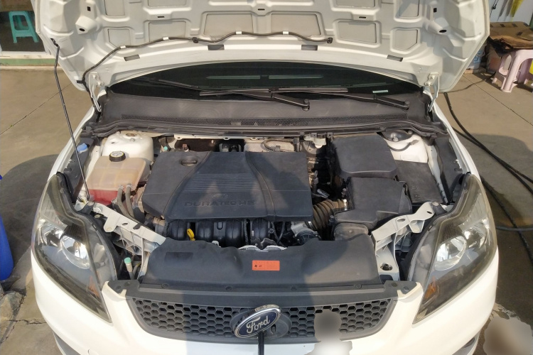 福特 福克斯 2013款 两厢经典 1.8L 自动百万纪念版机舱底盘24