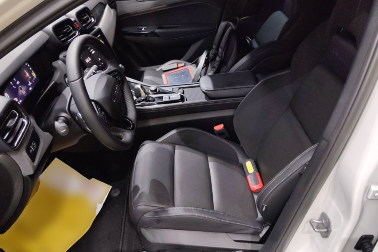 领克03 2022款 2.0TD DCT劲Pro中控内饰19