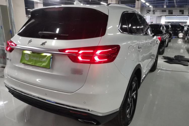 红旗HS5 2022款 改款 2.0T 智联旗享版车身外观7