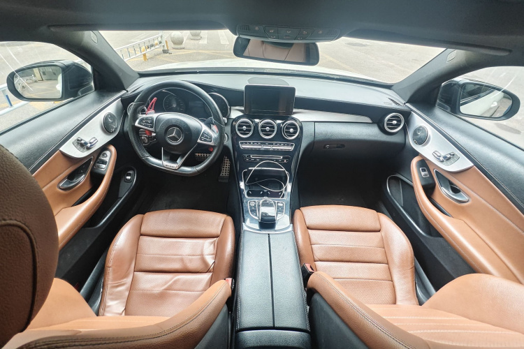 奔驰C级(进口) 2017款 改款 C 200 轿跑版中控内饰7003