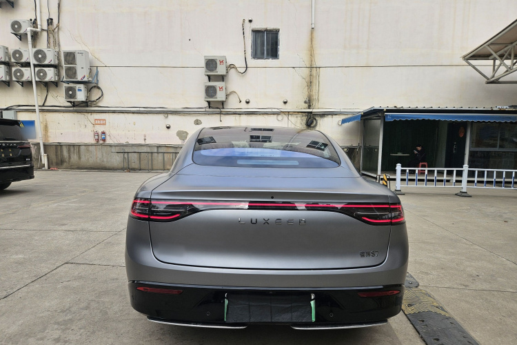 鸿蒙智行 智界S7 2024款 Max 后驱长航智驾版车身外观6010