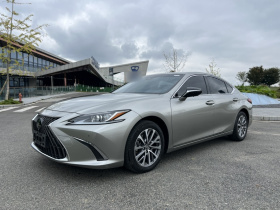 雷克萨斯ES 2021款 260 卓越版