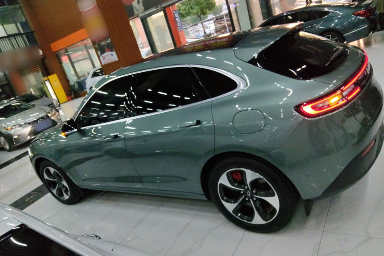 鸿蒙智行 问界M5 2022款 增程后驱标准版车身外观4