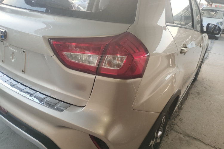 吉利汽车 远景X3 2017款 1.5L 手动尊贵型车身外观6006