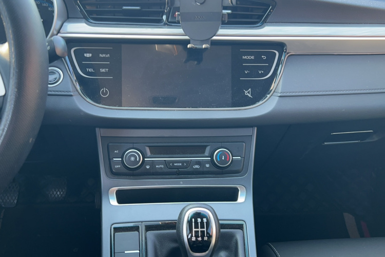 吉利汽车 帝豪 2019款  领军版 1.5L 手动豪华型 国VI局部细节16