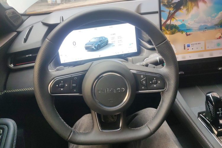 领克03 2025款 1.5TD DCT冠军版Pro中控内饰13